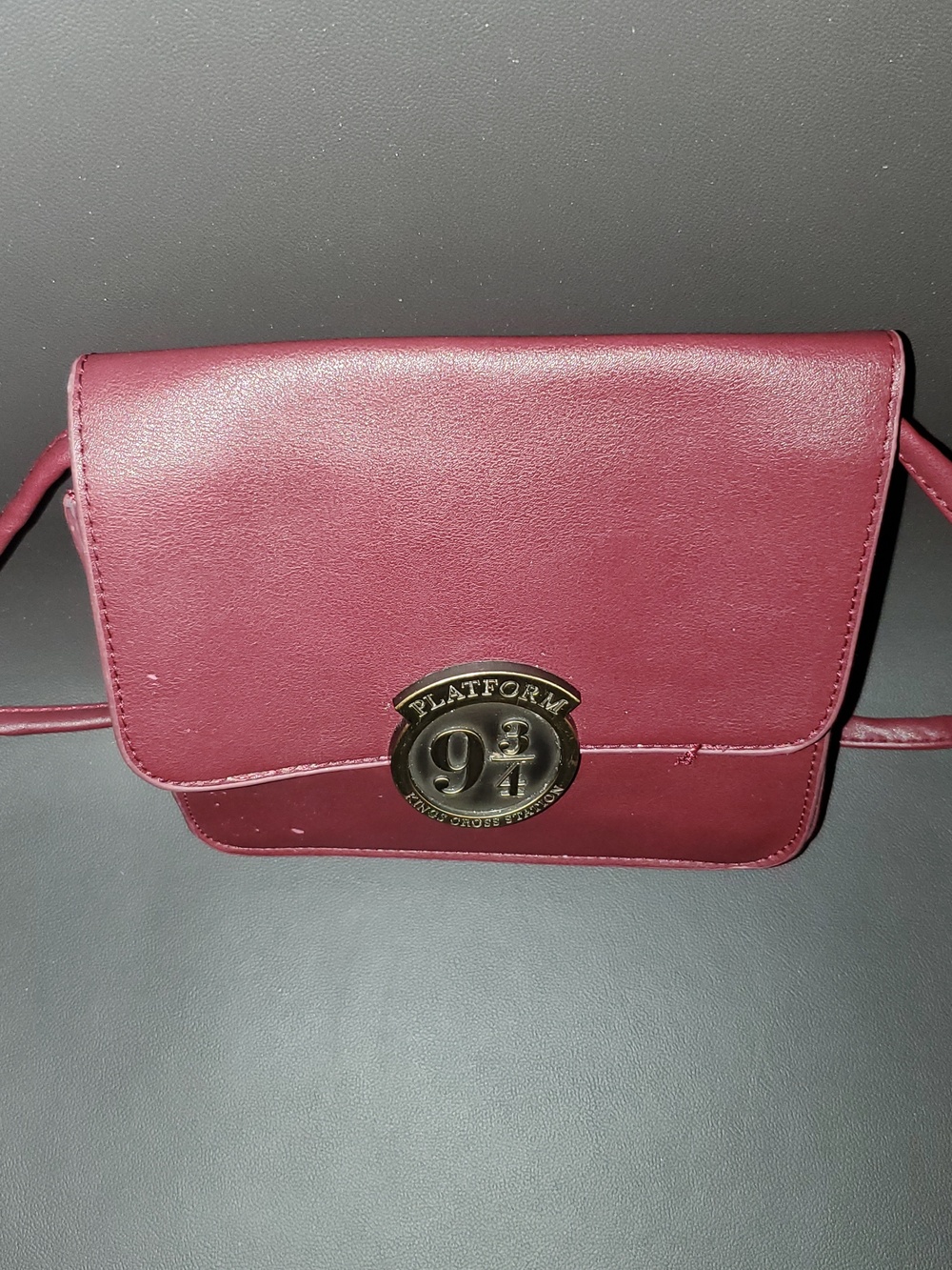 Harry Potter Platform 9 3/4 Crossbody Bag - Picture 5 of 10